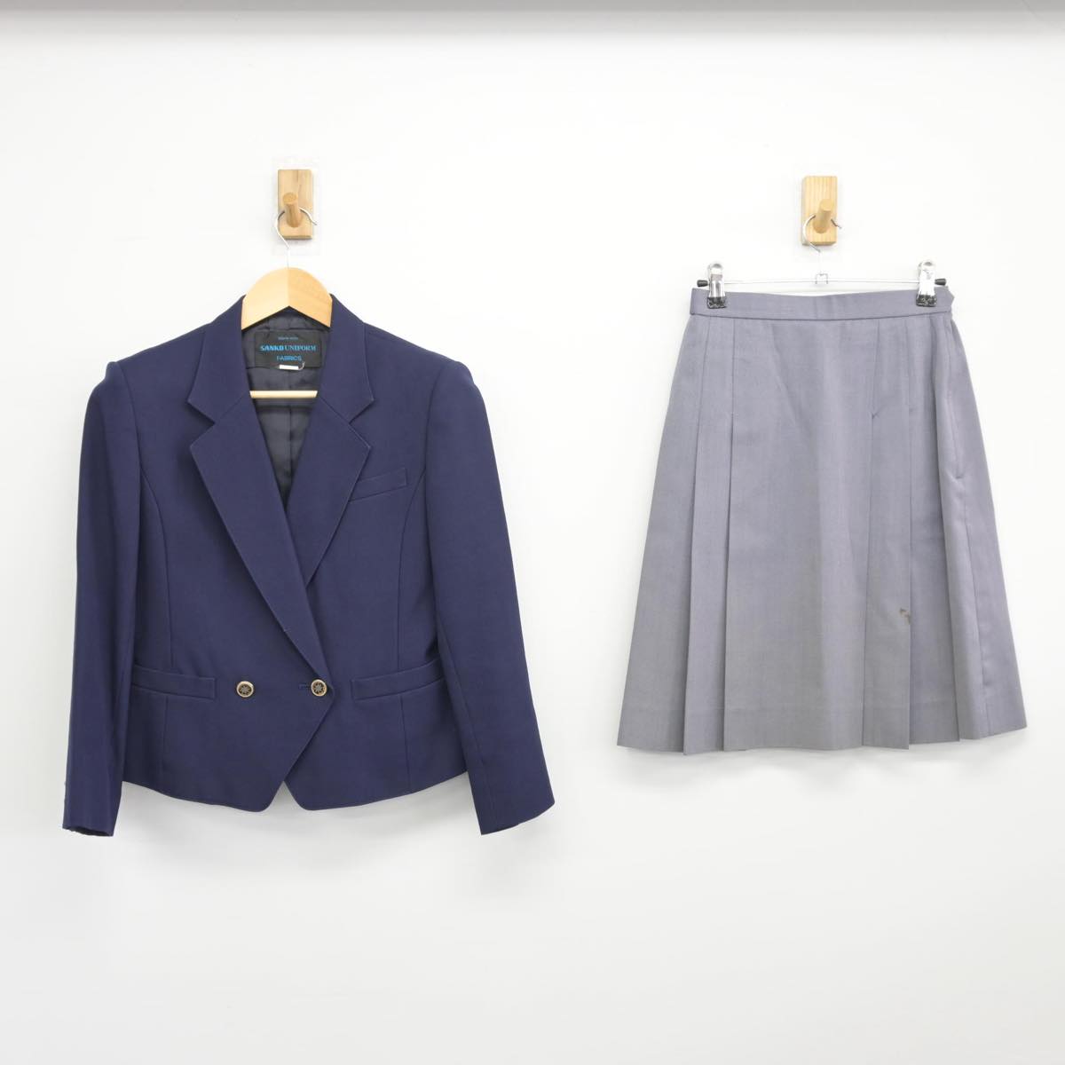 【中古】三重県 四日市高等学校 女子制服 2点（ブレザー・スカート）sf026622