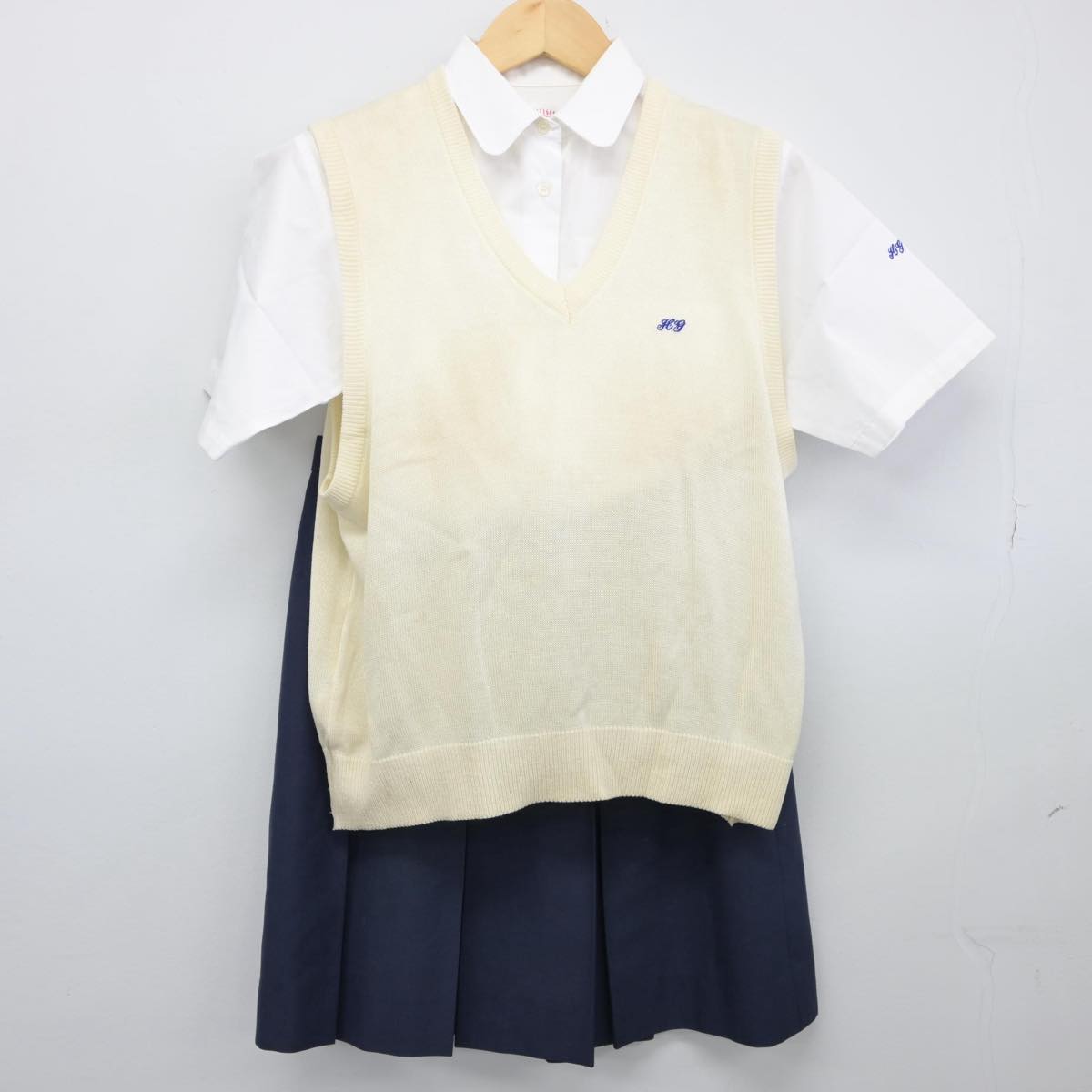 【中古】神奈川県 平塚学園高等学校 女子制服 3点（シャツ・ニットベスト・スカート）sf026656