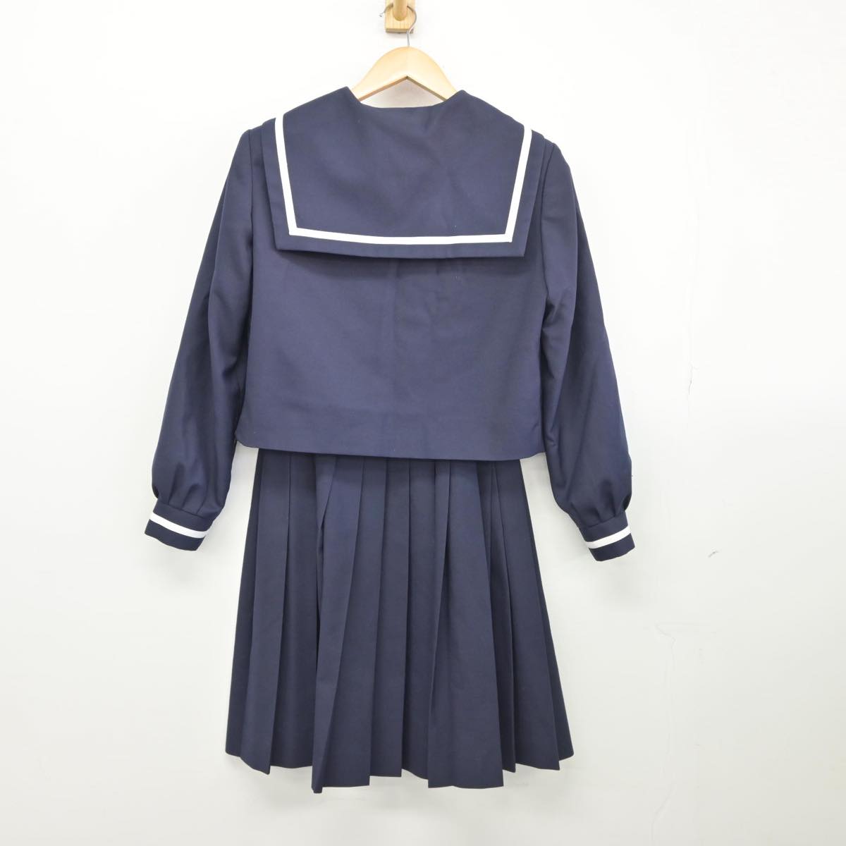 【中古】秋田県 秋田工業高等学校 女子制服 2点（セーラー服・スカート）sf026685