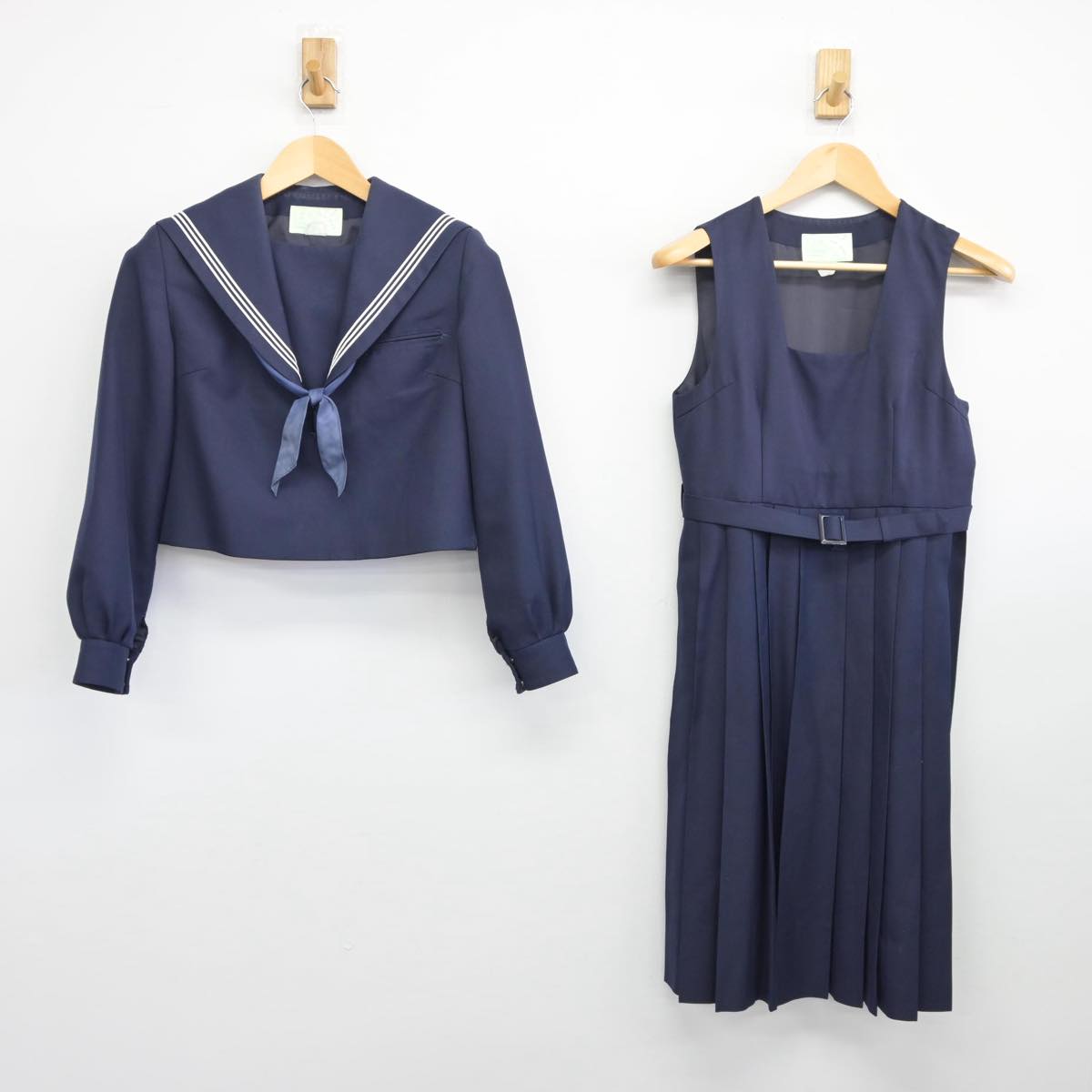 【中古】福岡県 田隈中学校 女子制服 3点（セーラー服・ジャンパースカート）sf026745