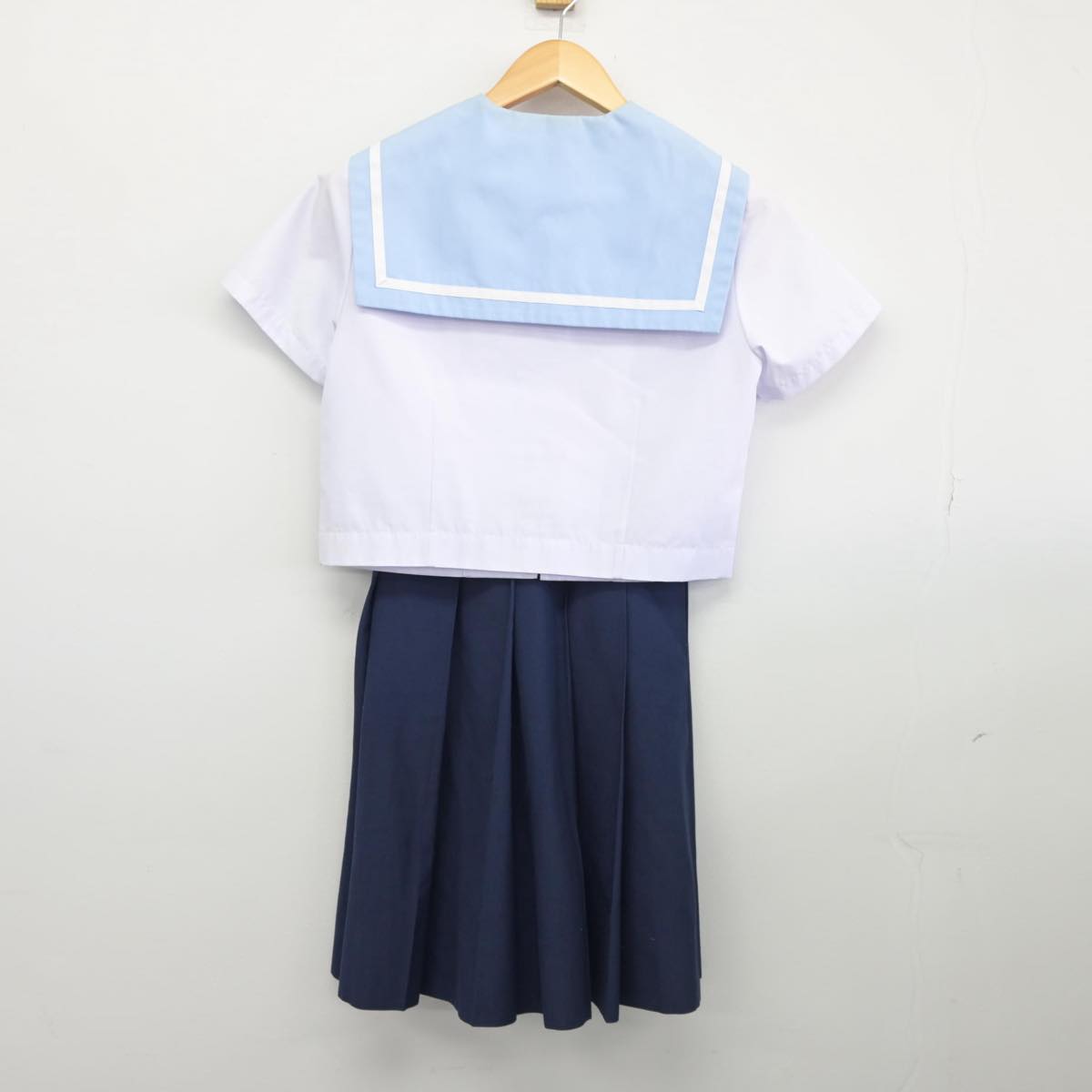 【中古】神奈川県 鵜野森中学校 女子制服 2点（セーラー服・スカート）sf026749