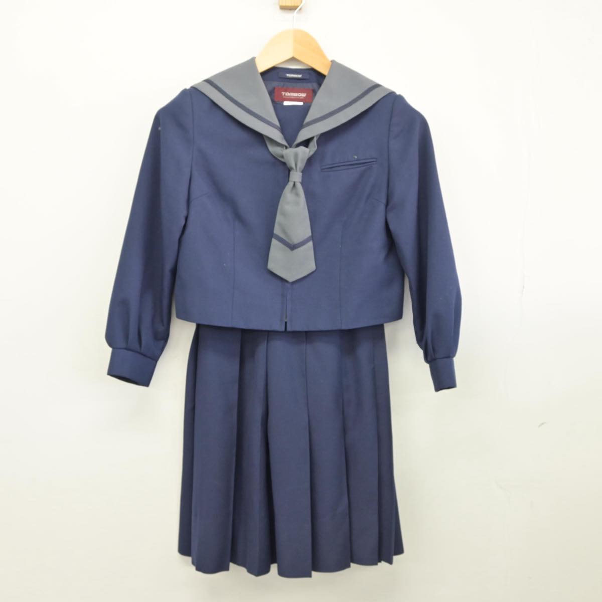 【中古】神奈川県 鵜野森中学校 女子制服 3点（セーラー服・スカート）sf026751