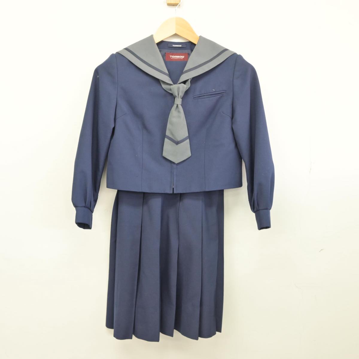 【中古】神奈川県 鵜野森中学校 女子制服 3点（セーラー服・スカート）sf026752