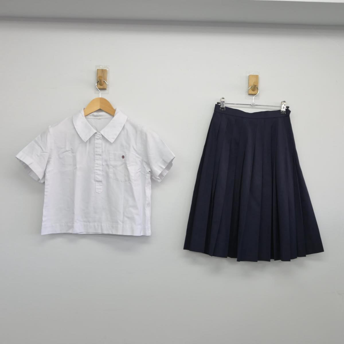 【中古】静岡県 島田商業高等学校 女子制服 3点（シャツ・スカート）sf026757