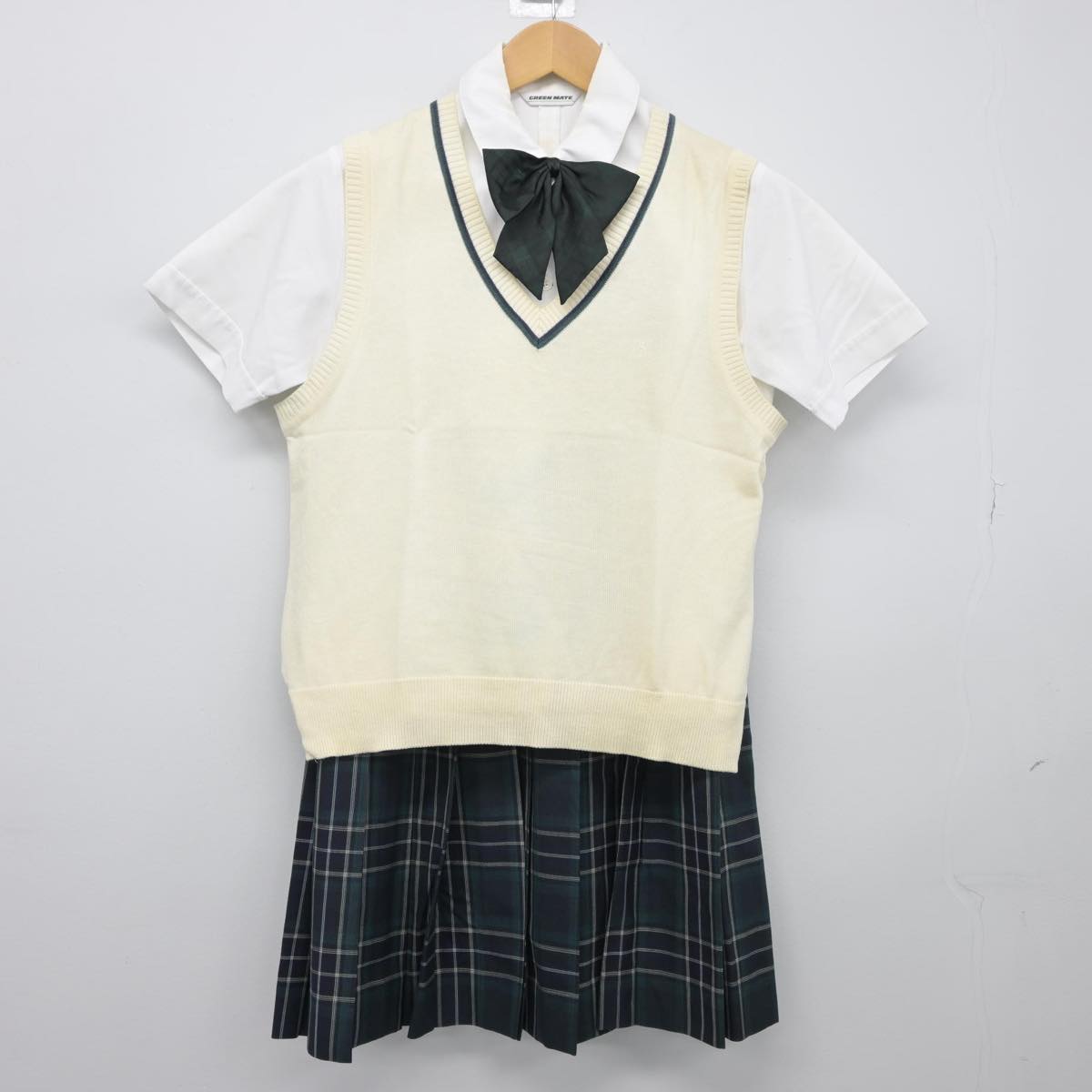 【中古】東京都 文京学院大学女子高等学校 女子制服 4点（シャツ・ニットベスト・スカート）sf026776