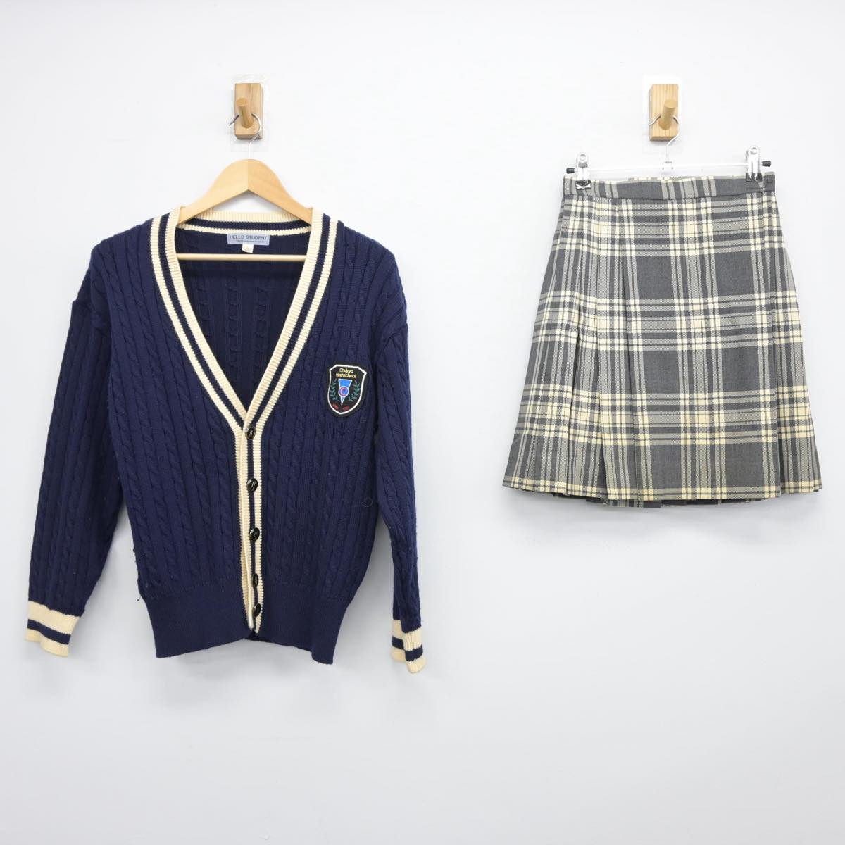 【中古】岐阜県 中京高等学校/旧モデル 女子制服 2点（ニット・スカート）sf026786