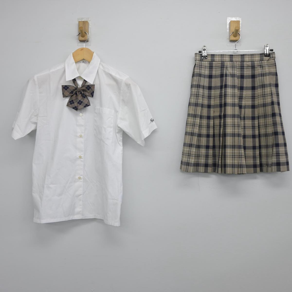 【中古】埼玉県 川越南高等学校 女子制服 3点（シャツ・スカート）sf026798