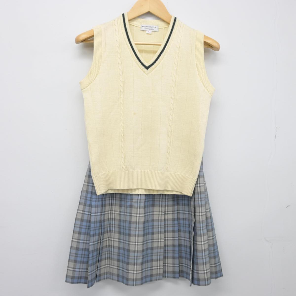 【中古】東京都 國學院高等学校 女子制服 2点（ニットベスト・スカート）sf026804