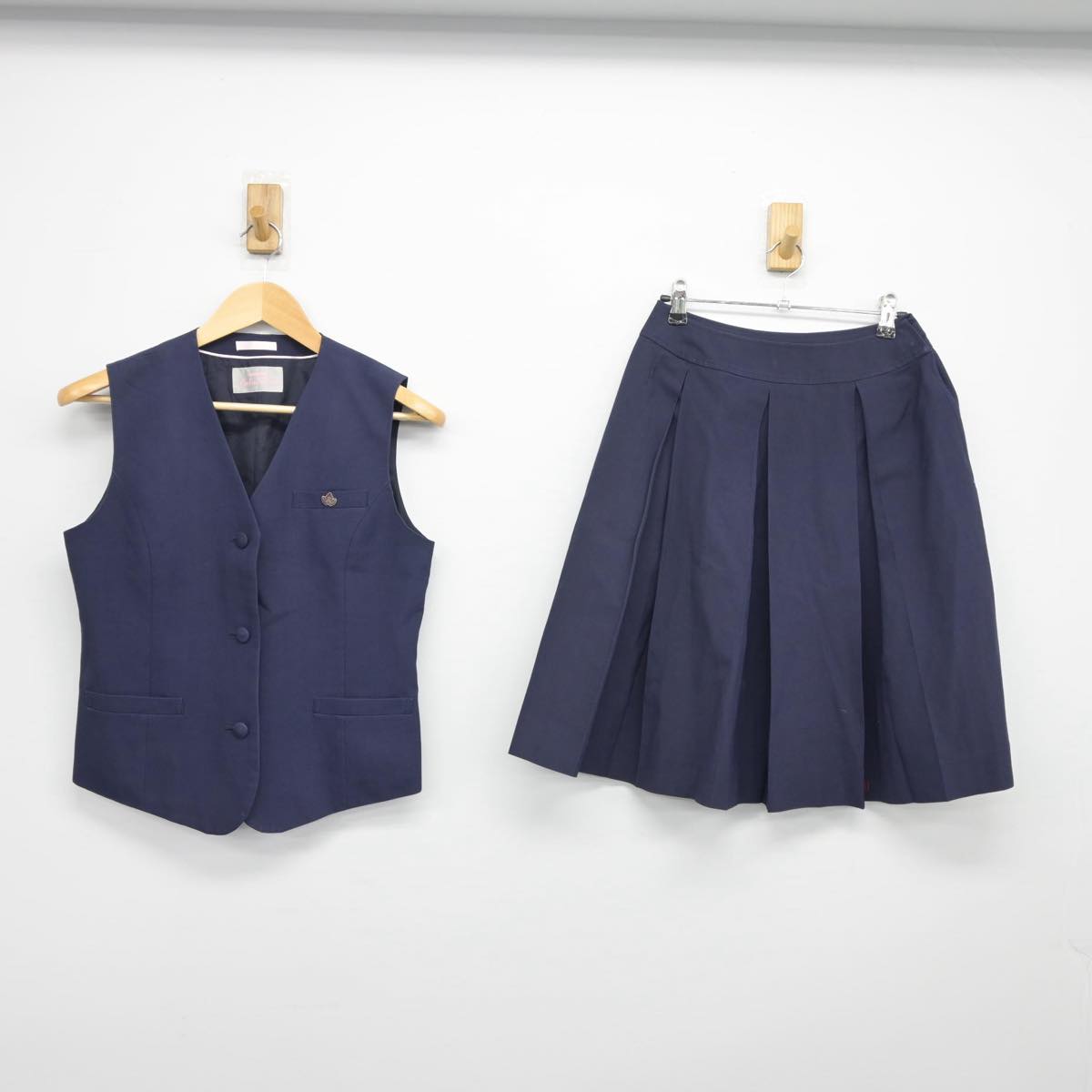 【中古】埼玉県 与野高等学校 女子制服 2点（ベスト・スカート）sf026829