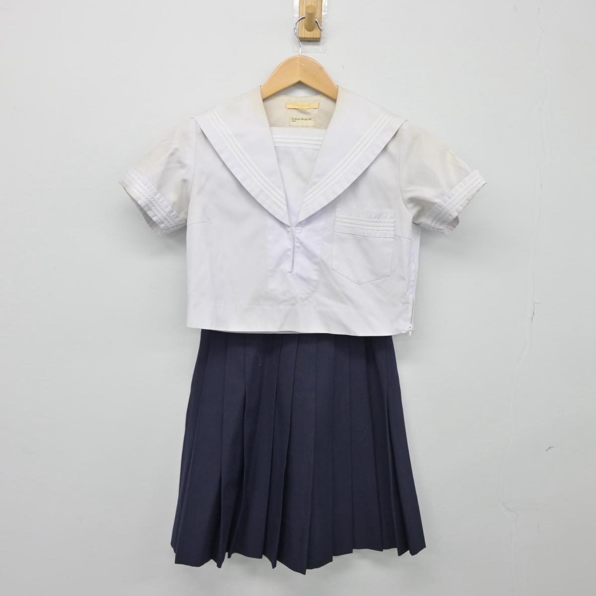 【中古】大阪府 大谷中学校・高等学校 女子制服 3点（セーラー服・スカート）sf026842