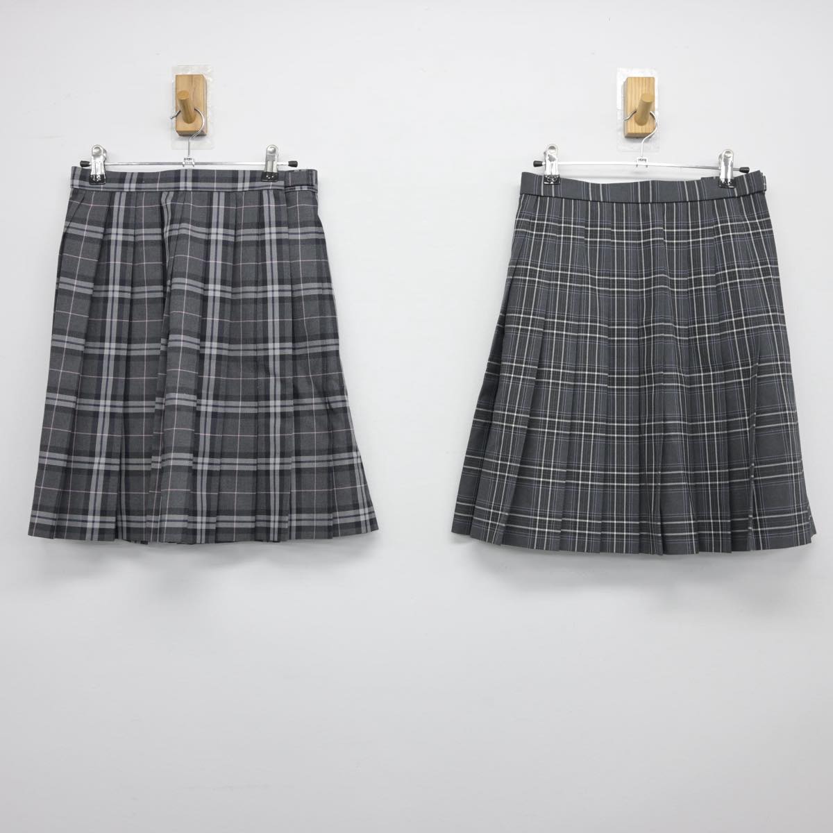 【中古】東京都 小岩高等学校 女子制服 3点（スカート）sf026870