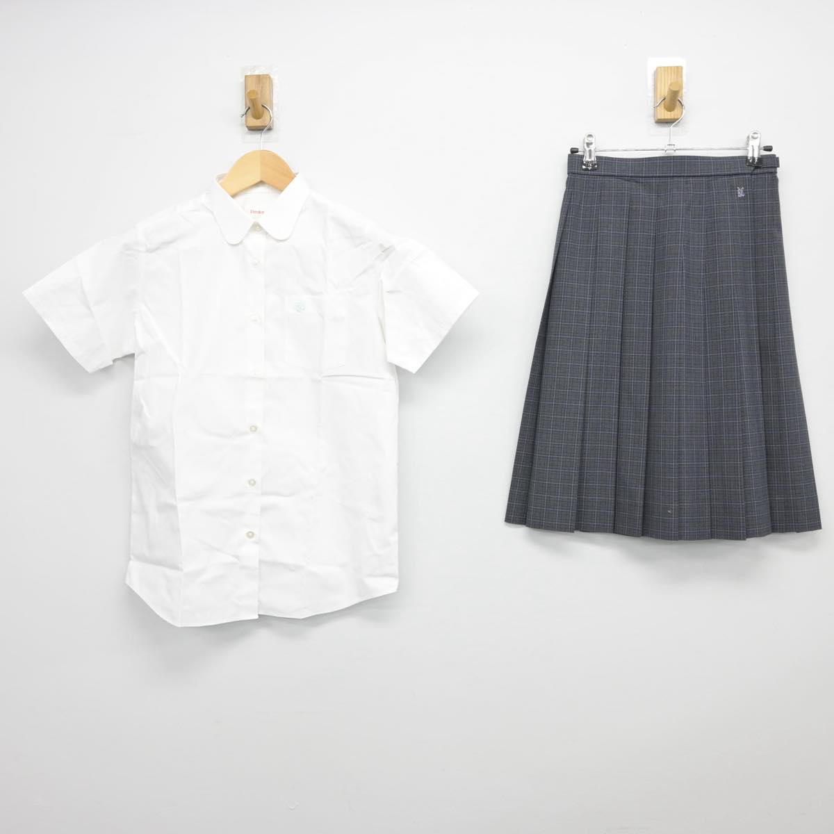 【中古】香川県 香川中央高等学校 女子制服 2点（シャツ・スカート）sf026877