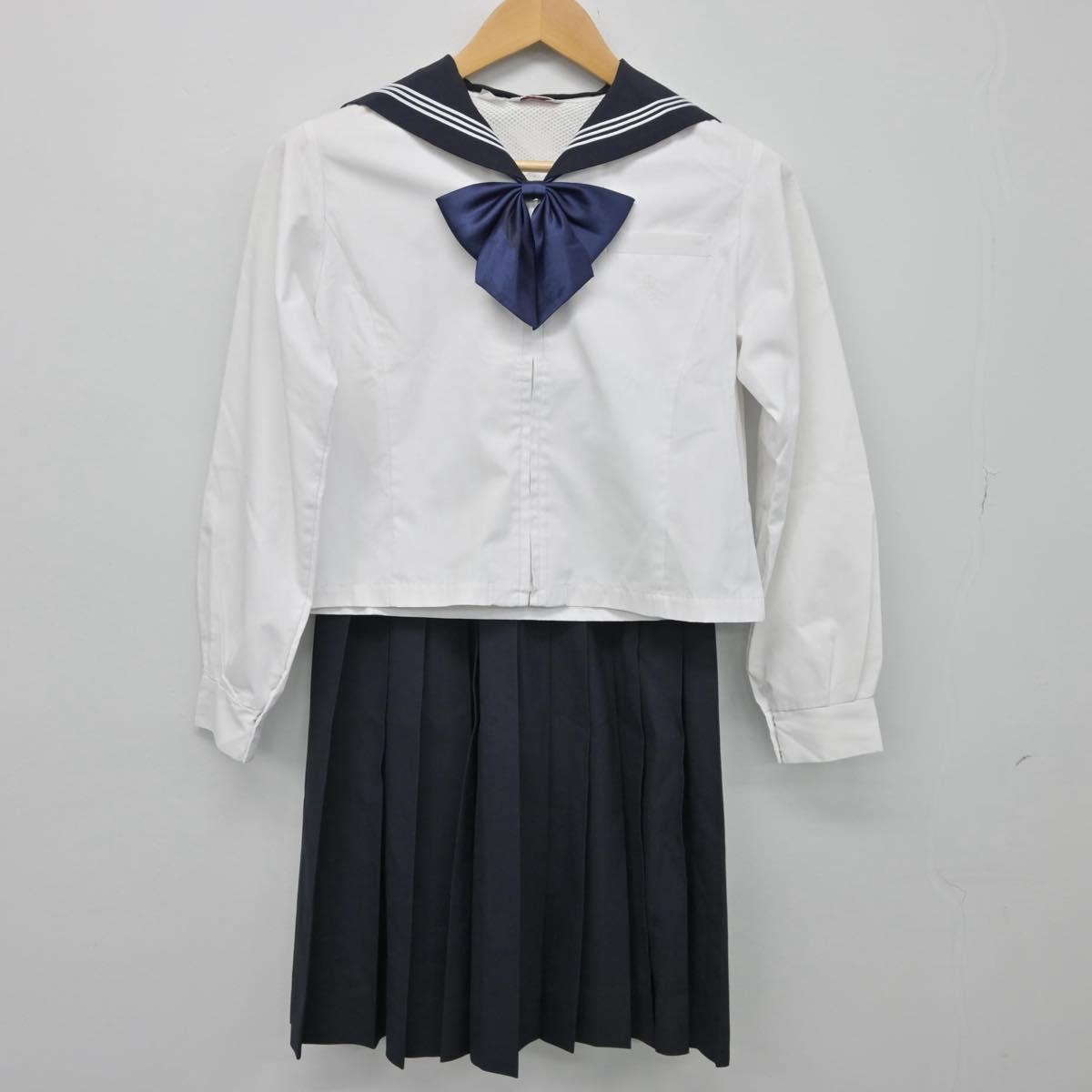 【中古】東京都 佼成学園女子高等学校 女子制服 3点（セーラー服・スカート）sf026896