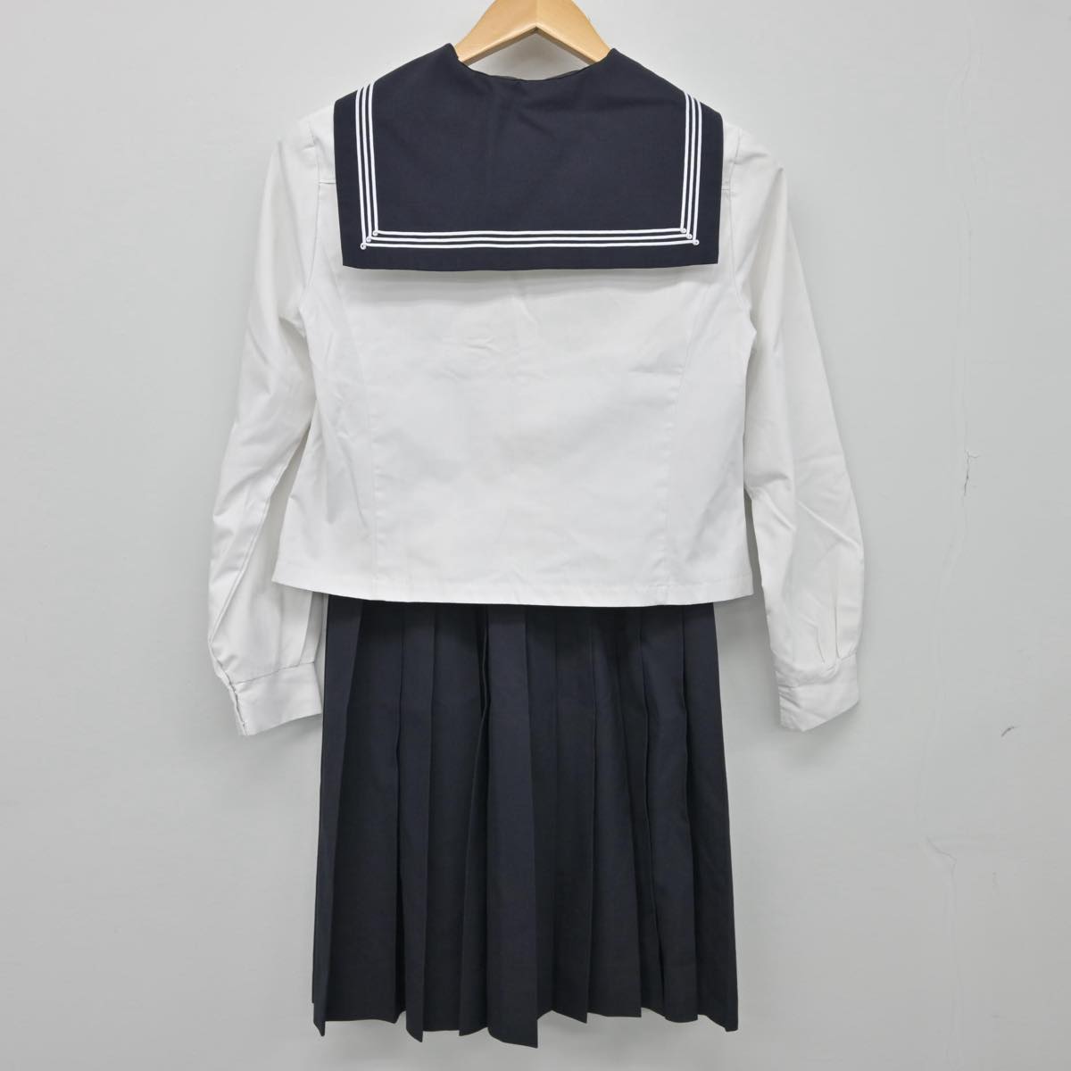 【中古】東京都 佼成学園女子高等学校 女子制服 3点（セーラー服・スカート）sf026896