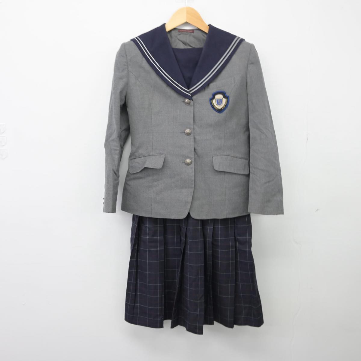 【中古】福岡県 精華女子高等学校 女子制服 3点（ブレザー・ジャンパースカート）sf026930