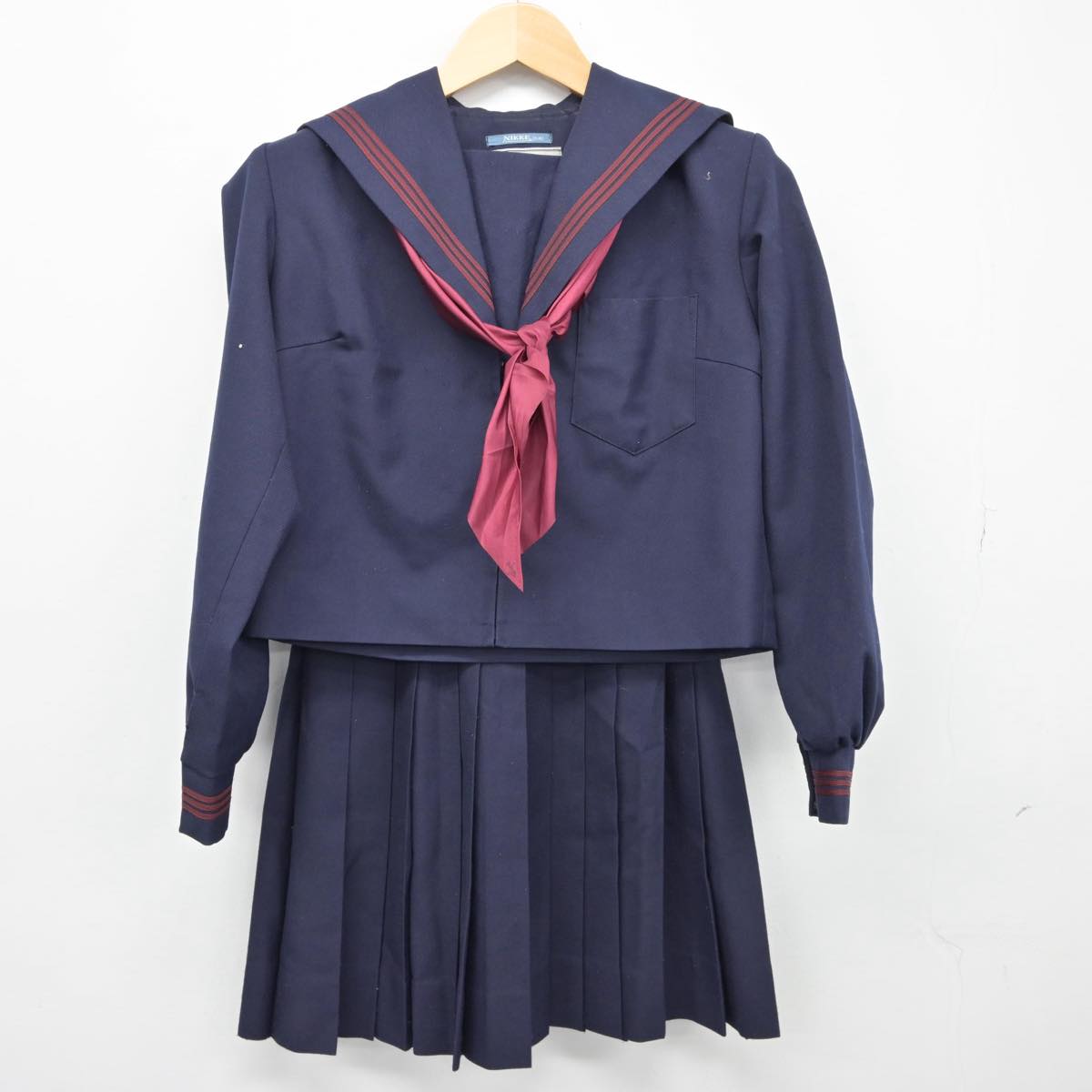 【中古】三重県 赤目中学校 女子制服 3点（セーラー服・スカート）sf026961