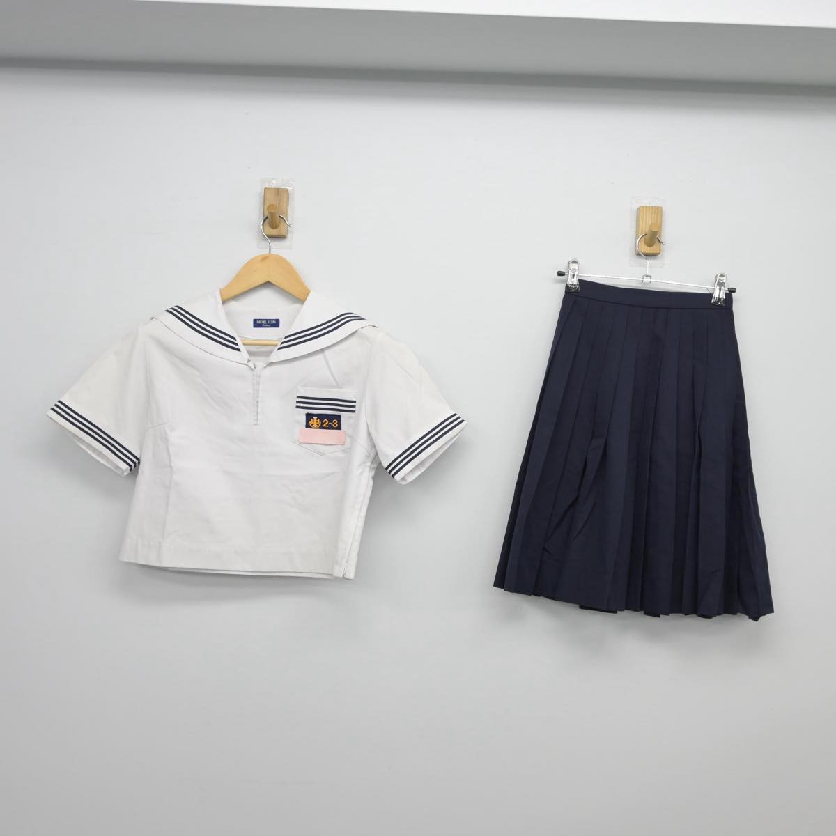 【中古】徳島県 城東中学校 女子制服 2点（セーラー服・スカート）sf027005