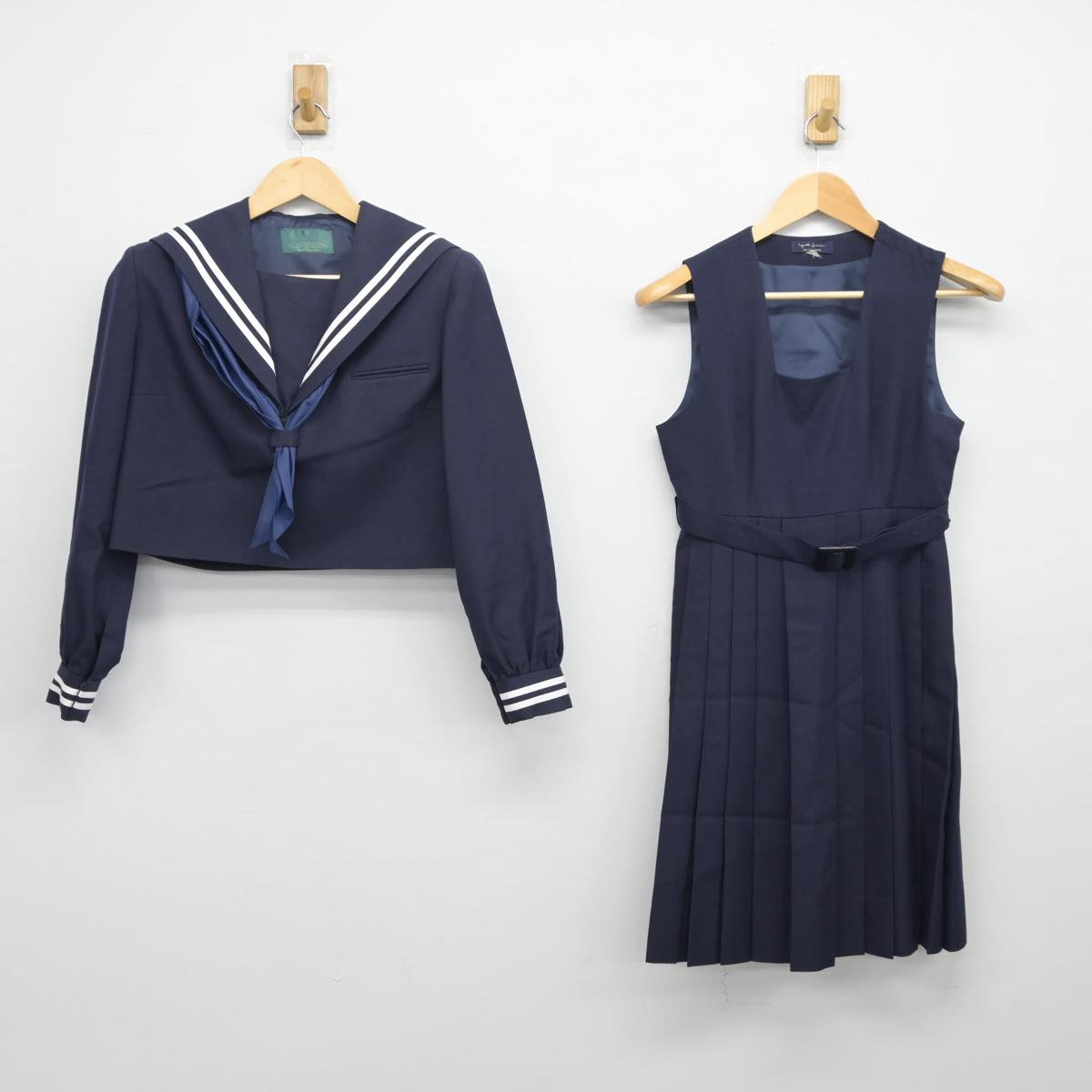 【中古】熊本県 人吉第二中学校 女子制服 3点（セーラー服・ジャンパースカート）sf027023