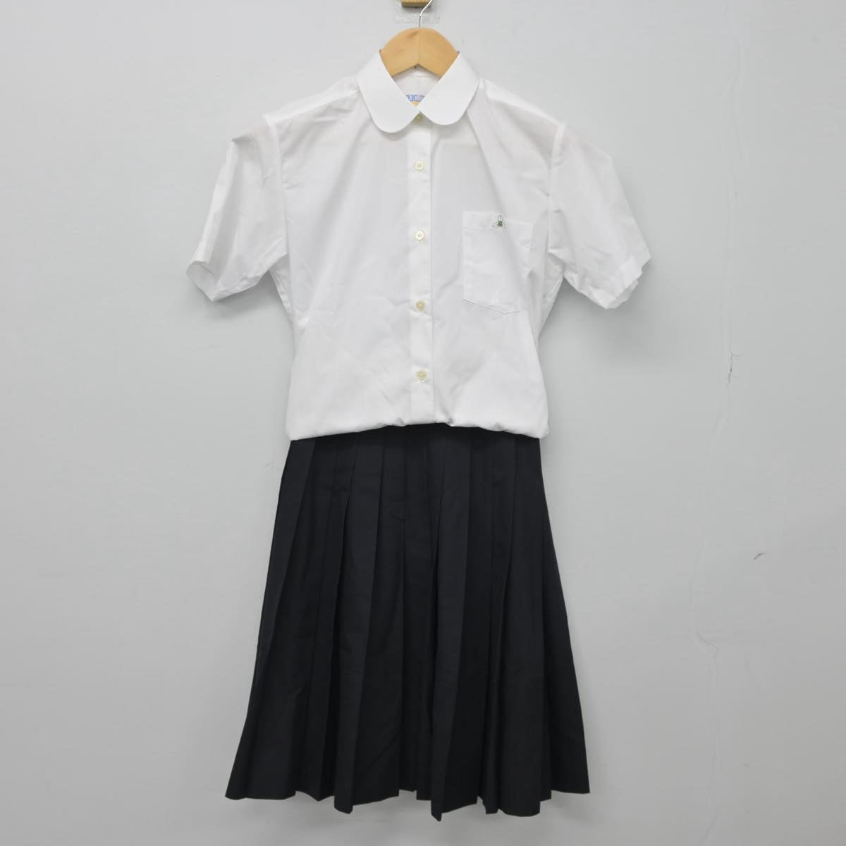 【中古】埼玉県 上尾高等学校 女子制服 4点（ニットベスト・シャツ・スカート）sf027071