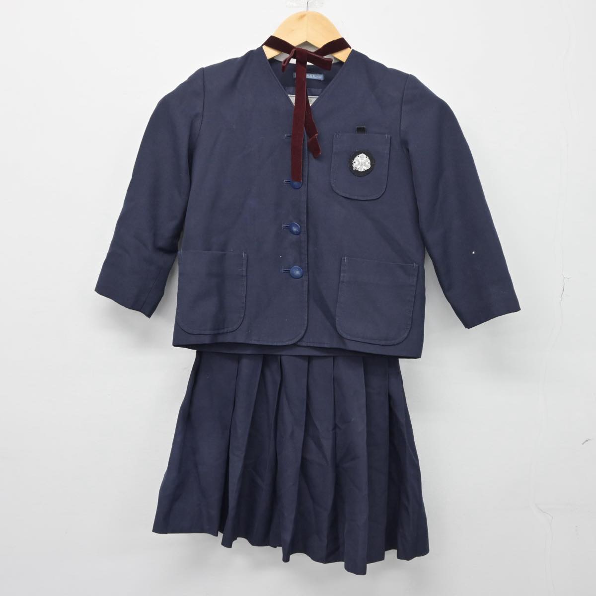 【中古】群馬県 群馬大学教育学部附属小学校 女子制服 3点（ブレザー・スカート）sf027075