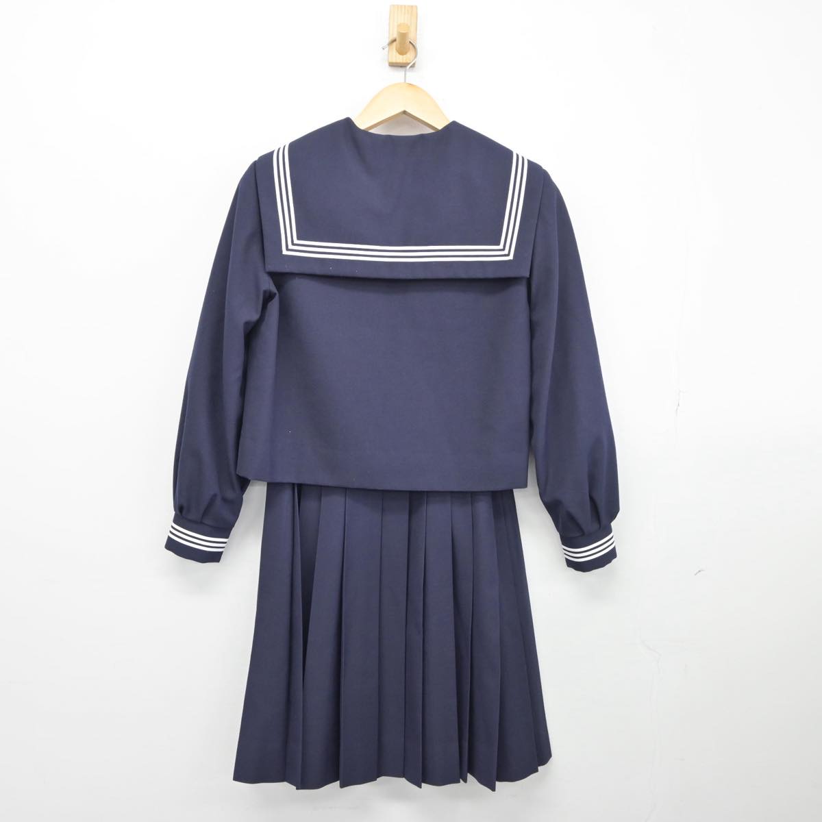 【中古】静岡県 田子浦中学校 女子制服 2点（セーラー服・スカート）sf027128