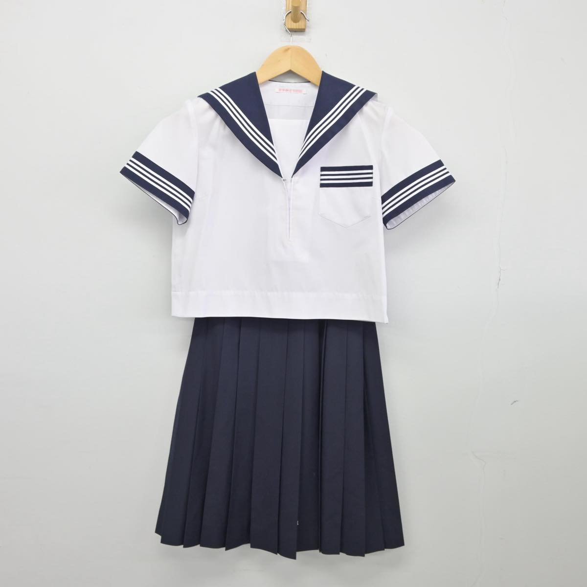 【中古】静岡県 田子浦中学校 女子制服 3点（セーラー服・スカート）sf027130