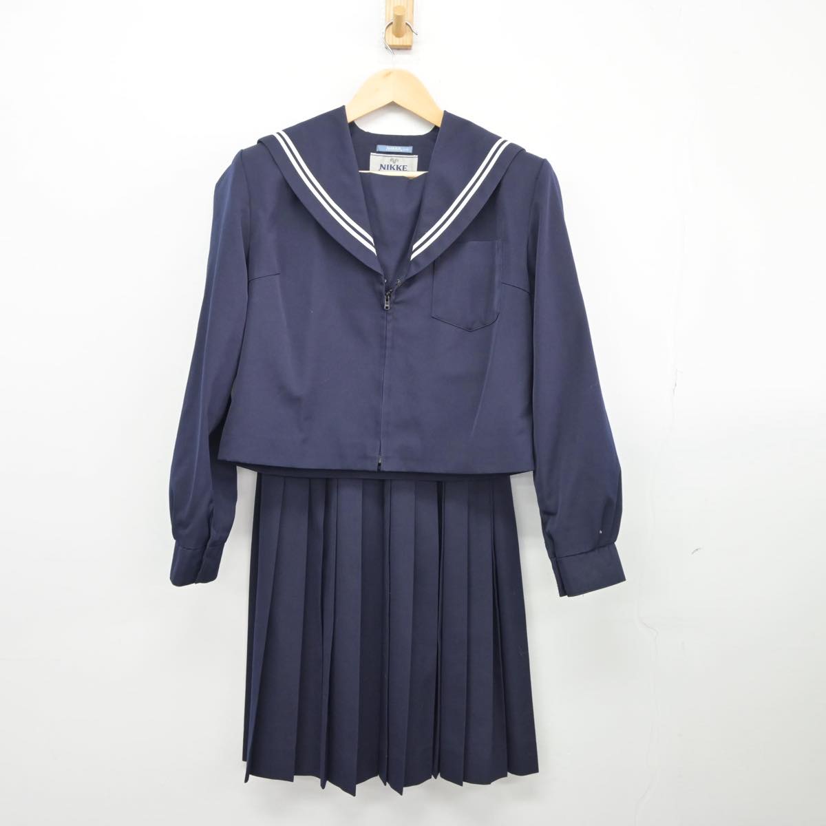 【中古】岐阜県 城南中学校 女子制服 2点（セーラー服・スカート）sf027136