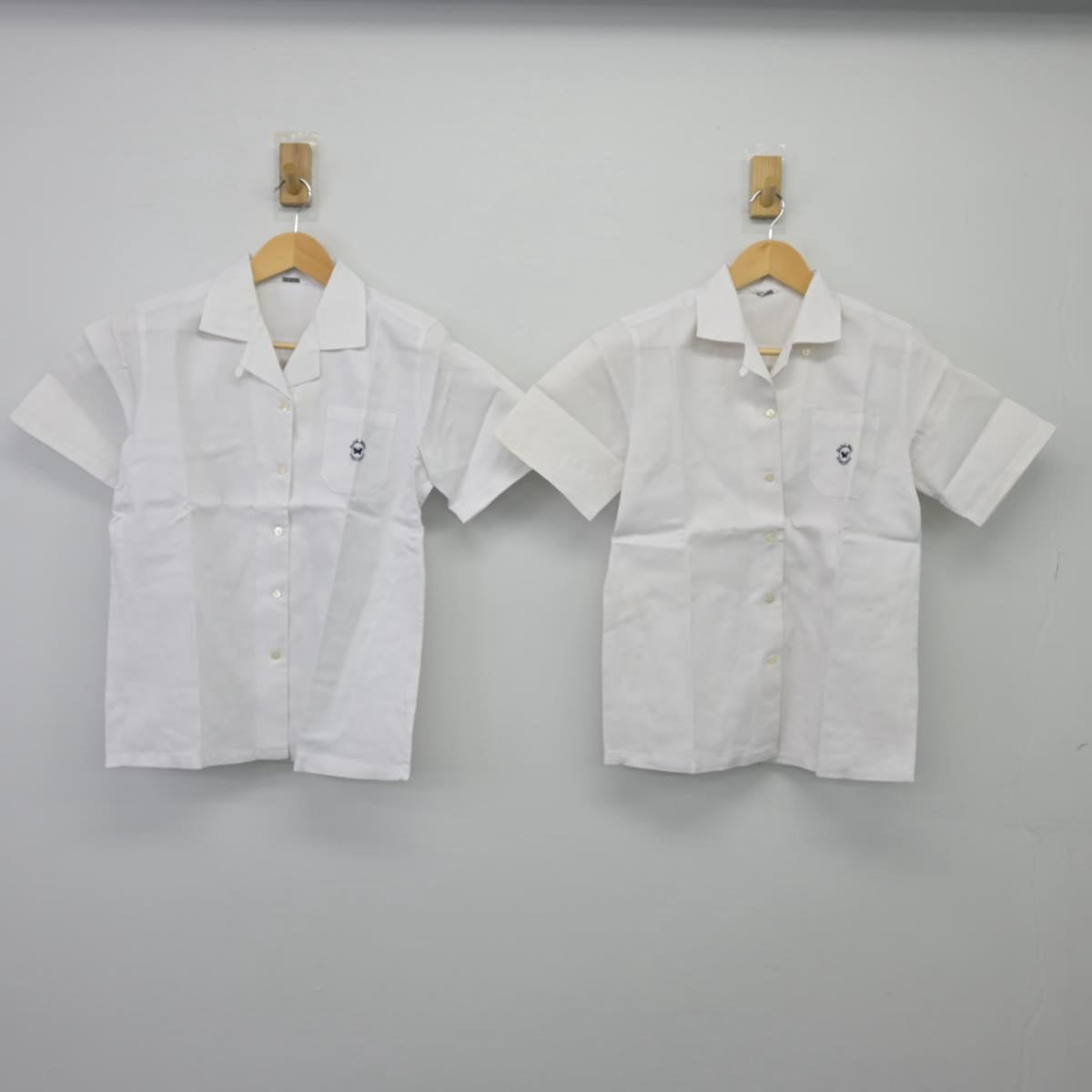 【中古】東京都 日本体育大学桜華中学校・高等学校 女子制服 2点（シャツ）sf027175