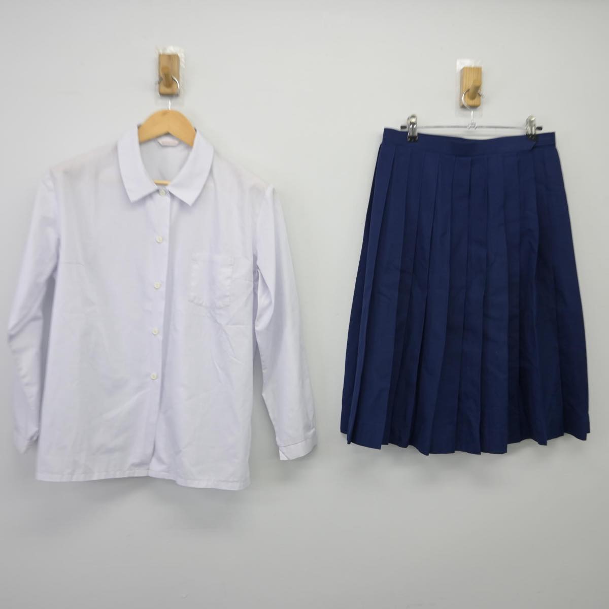 【中古】千葉県 御滝中学校 女子制服 4点（ブレザー・ベスト・シャツ・スカート）sf027186