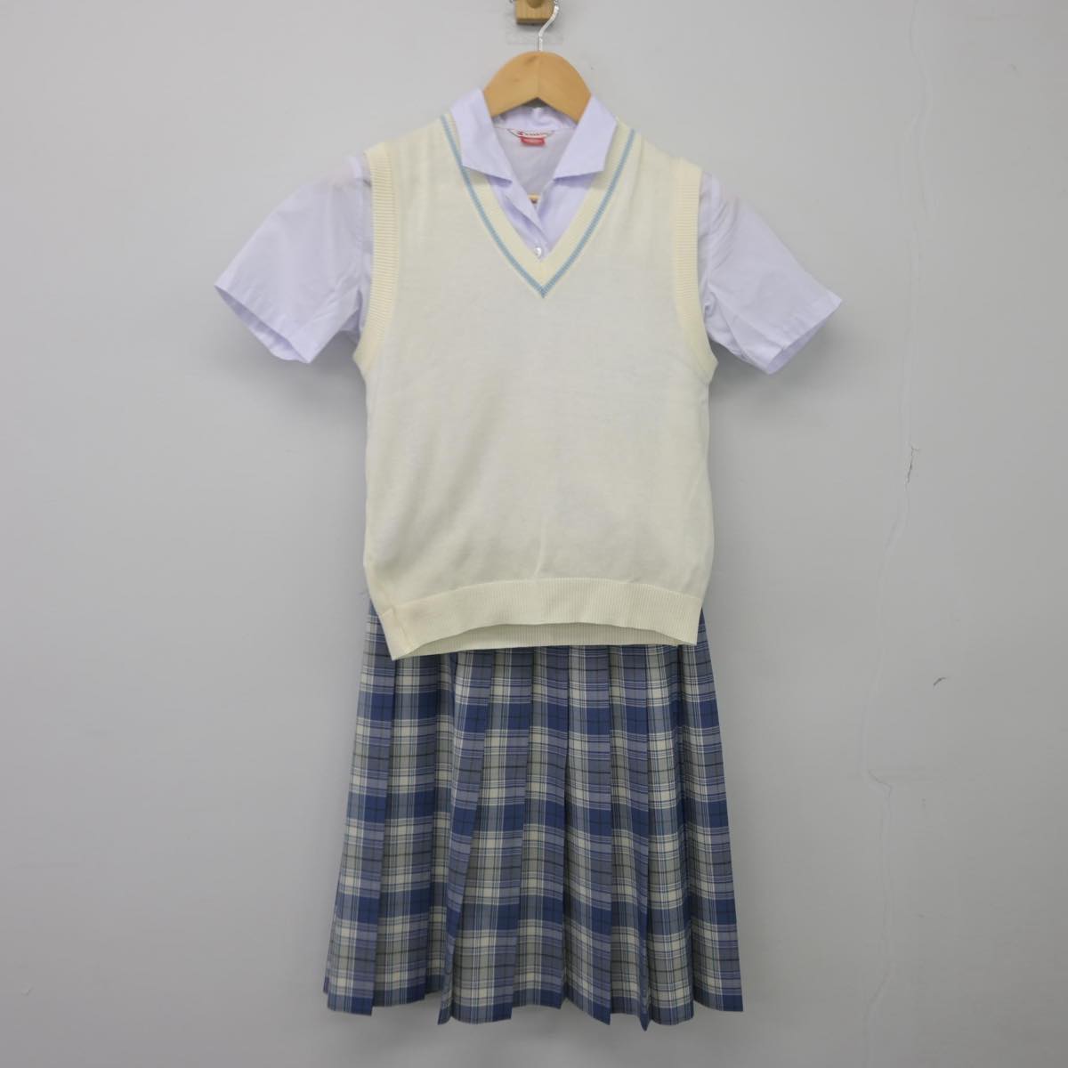 【中古】千葉県 芝浦工業大学柏中学高等学校 女子制服 3点（ニットベスト・シャツ・スカート）sf027189