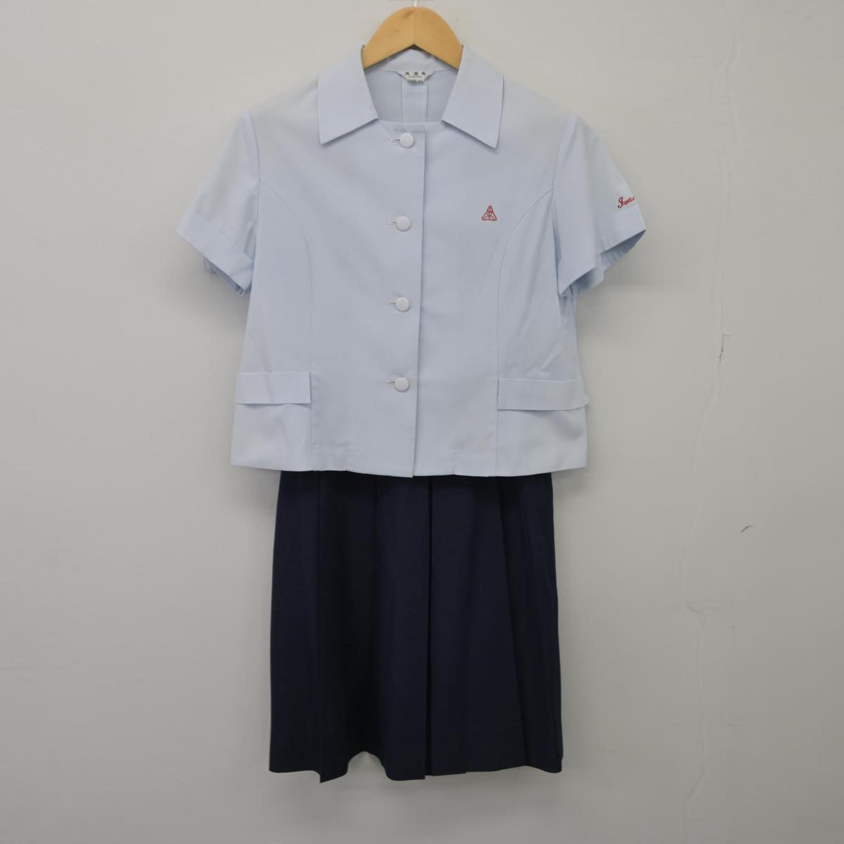 【中古】長崎県 諫早高等学校、附属中学校 女子制服 3点（シャツ・スカート）sf027207