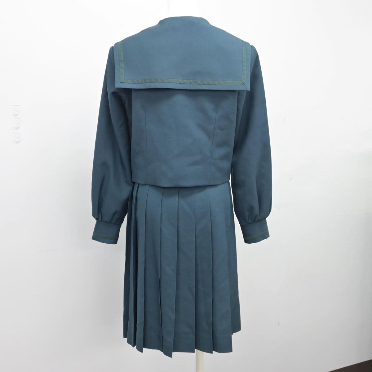 【中古】千葉県 成田国際高等学校 女子制服 3点（セーラー服・スカート）sf027238