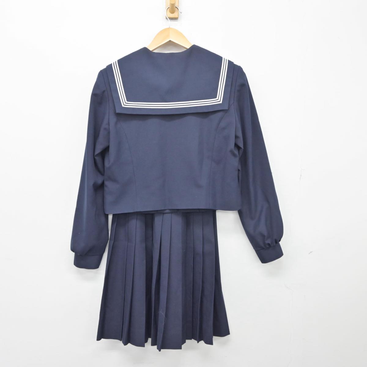 【中古】愛知県 東中学校 女子制服 2点（セーラー服・スカート）sf027239