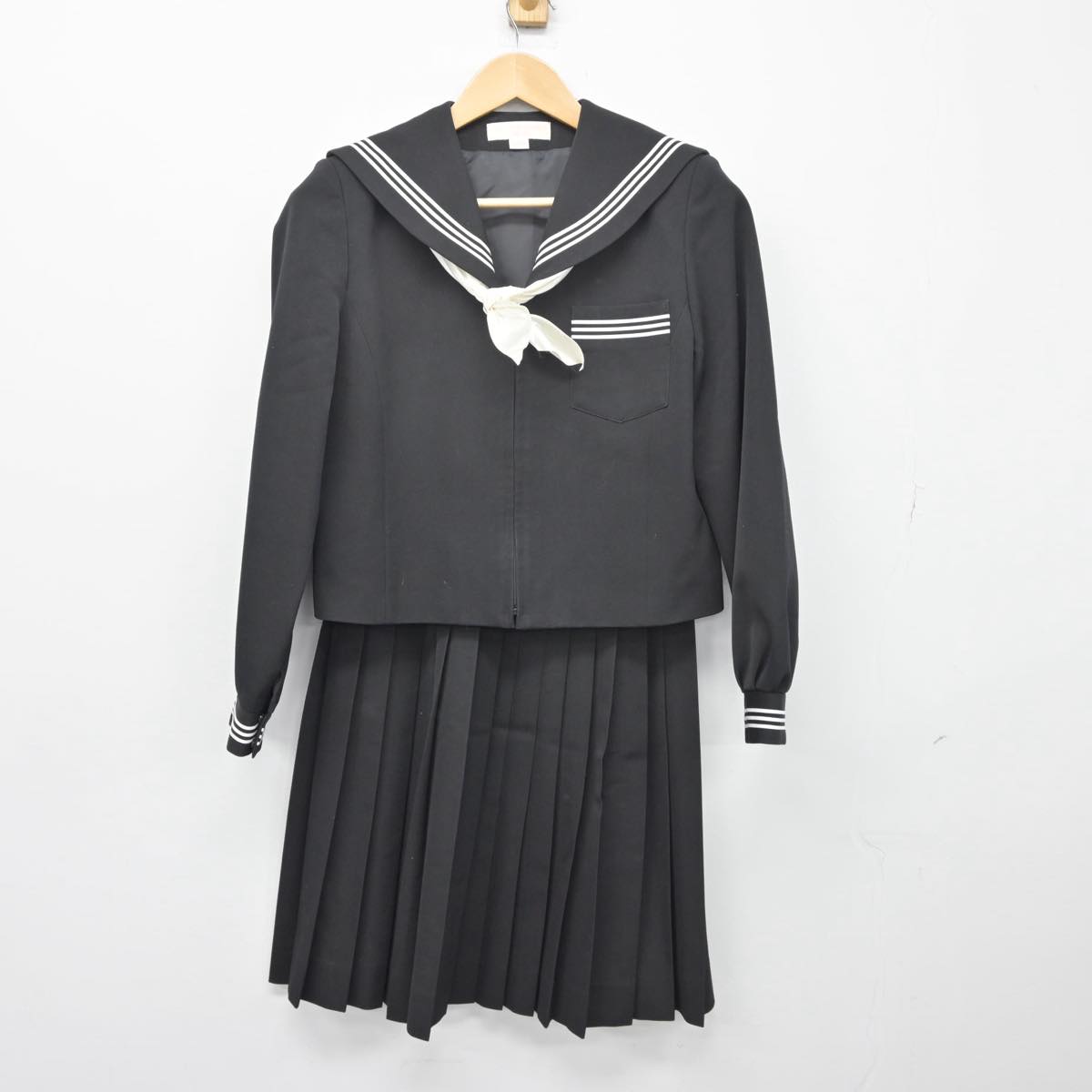 【中古】三重県 松阪高等学校 女子制服 3点（セーラー服・スカート）sf027256