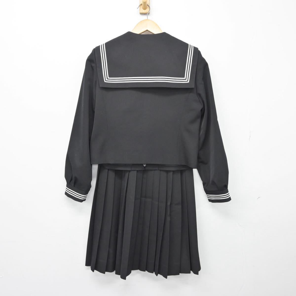 【中古】三重県 松阪高等学校 女子制服 3点（セーラー服・スカート）sf027256