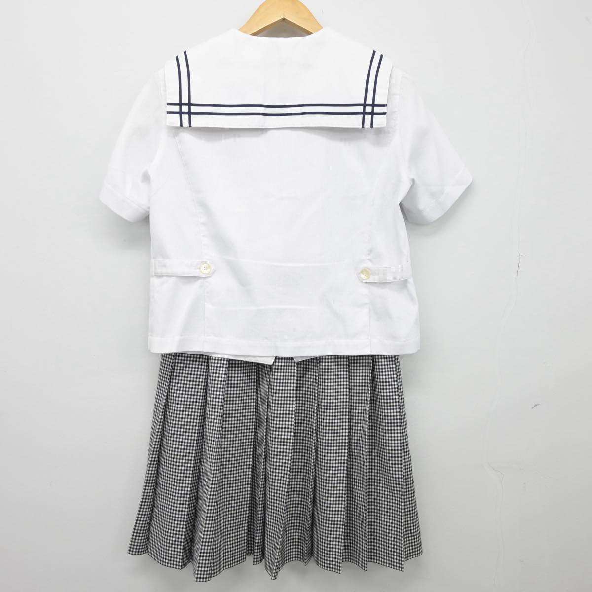 【中古】栃木県 茂木高等学校 女子制服 2点（セーラー服・スカート）sf027285