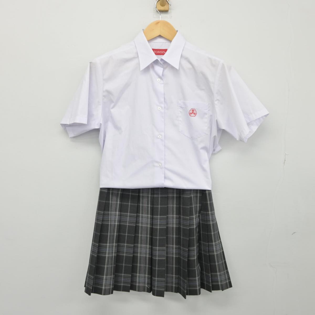 【中古】神奈川県 有馬高等学校 女子制服 3点（シャツ・シャツ・スカート）sf027313