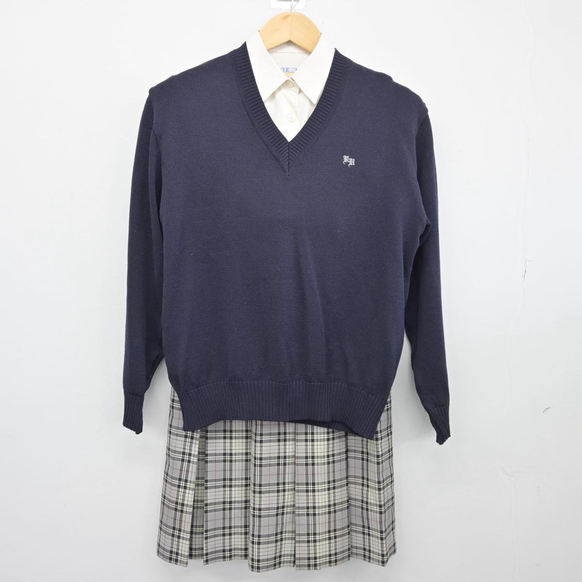 【中古】埼玉県 県陽高等学校 女子制服 3点（シャツ・ニット・スカート）sf027383