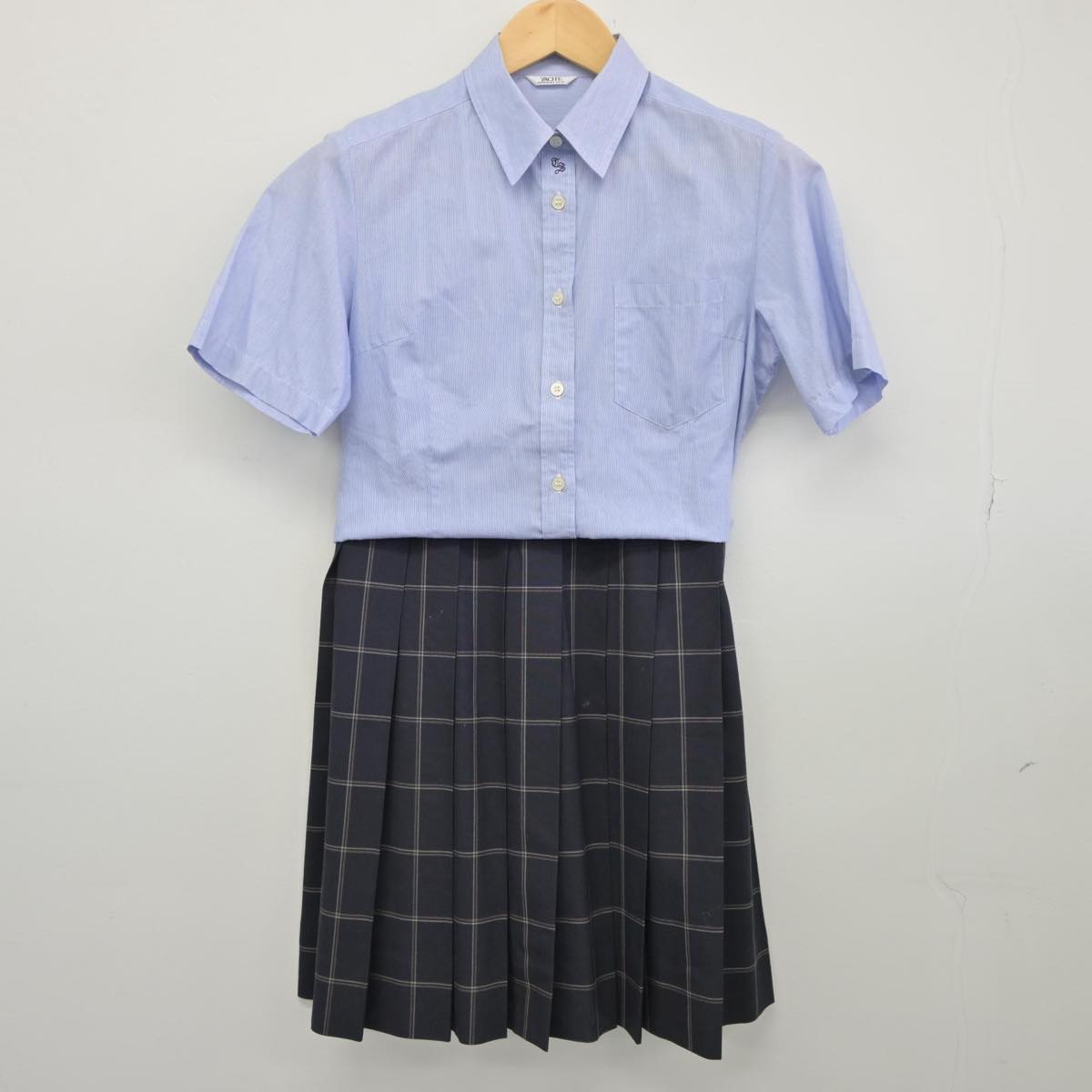 【中古】茨城県 高萩清松高等学校 女子制服 2点（シャツ・スカート）sf027385