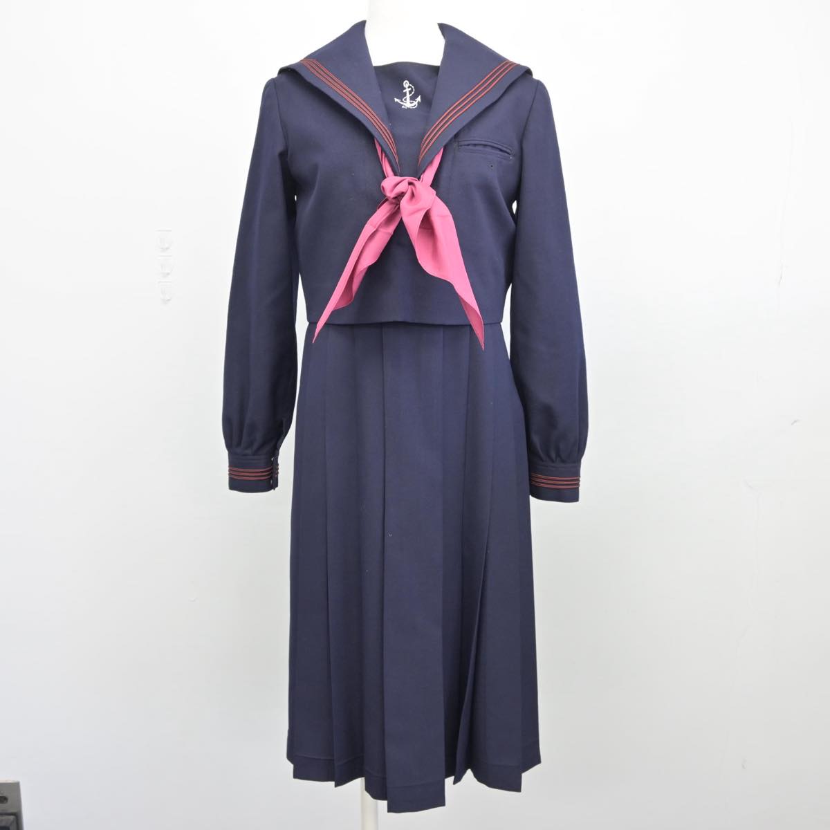 【中古】福岡県 福岡女学院中学校 女子制服 3点（セーラー服・ジャンパースカート）sf027386