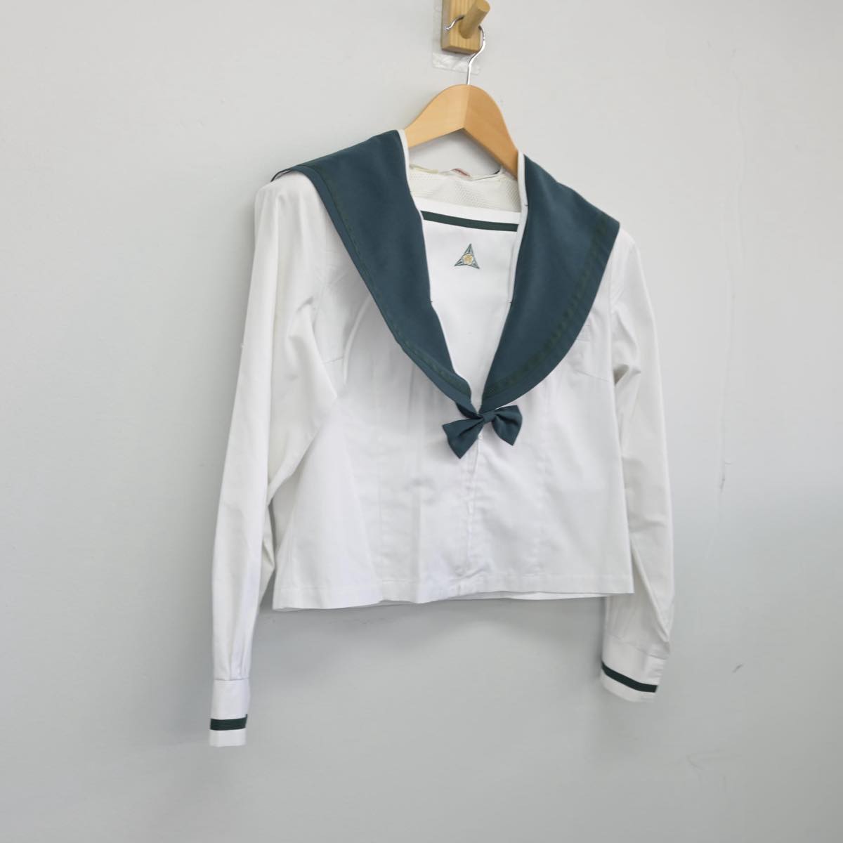 【中古】千葉県 成田国際高等学校 女子制服 2点（セーラー服）sf027396