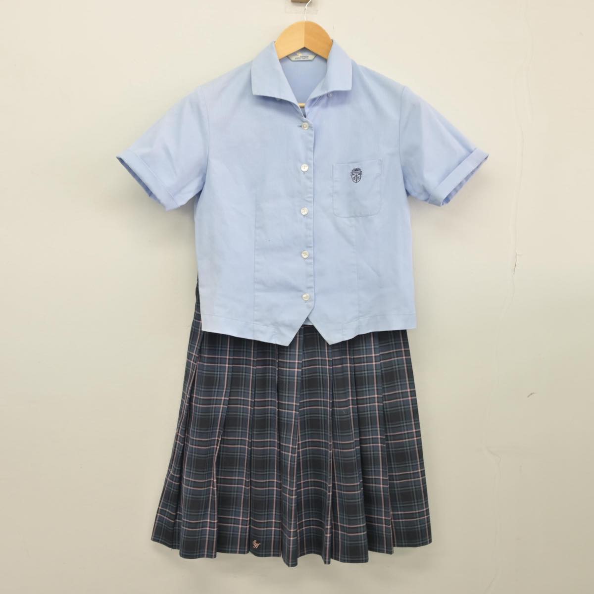 【中古】愛知県 桜丘高等学校 女子制服 3点（シャツ・スカート）sf027405