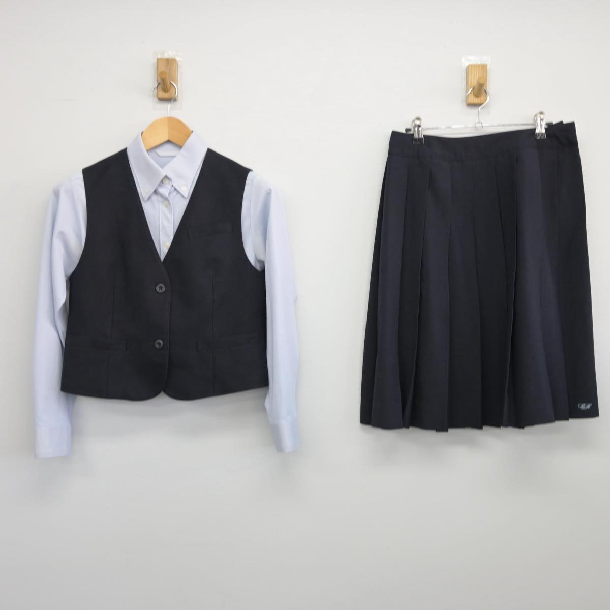 【中古】熊本県 千原台高等学校 女子制服 3点（ベスト・シャツ・スカート）sf027420