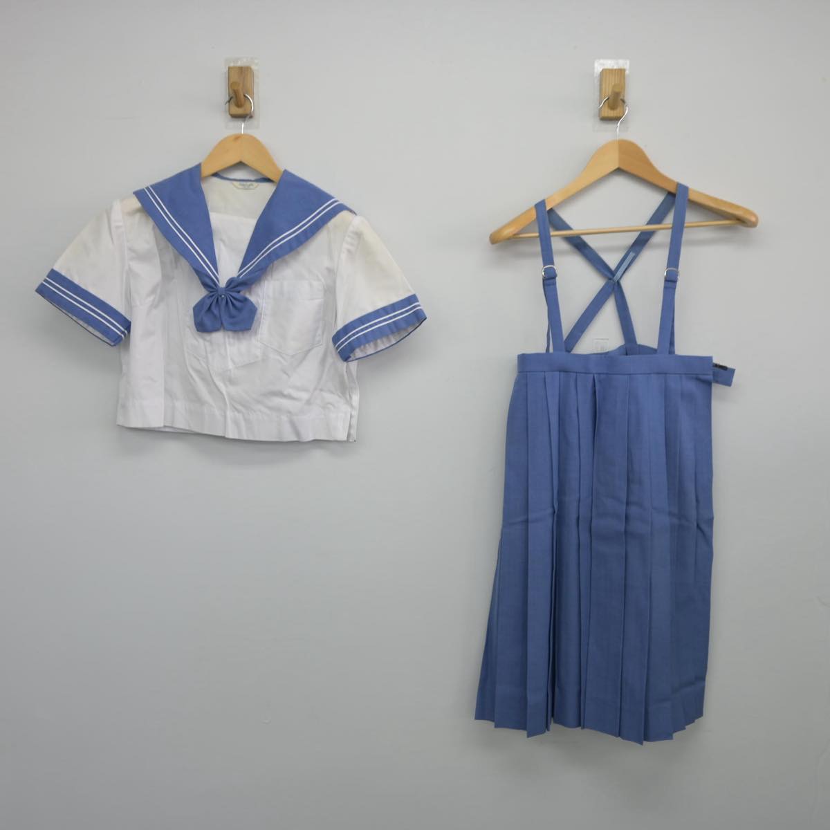 【中古】熊本県 東稜高等学校 女子制服 3点（セーラー服・スカート）sf027429