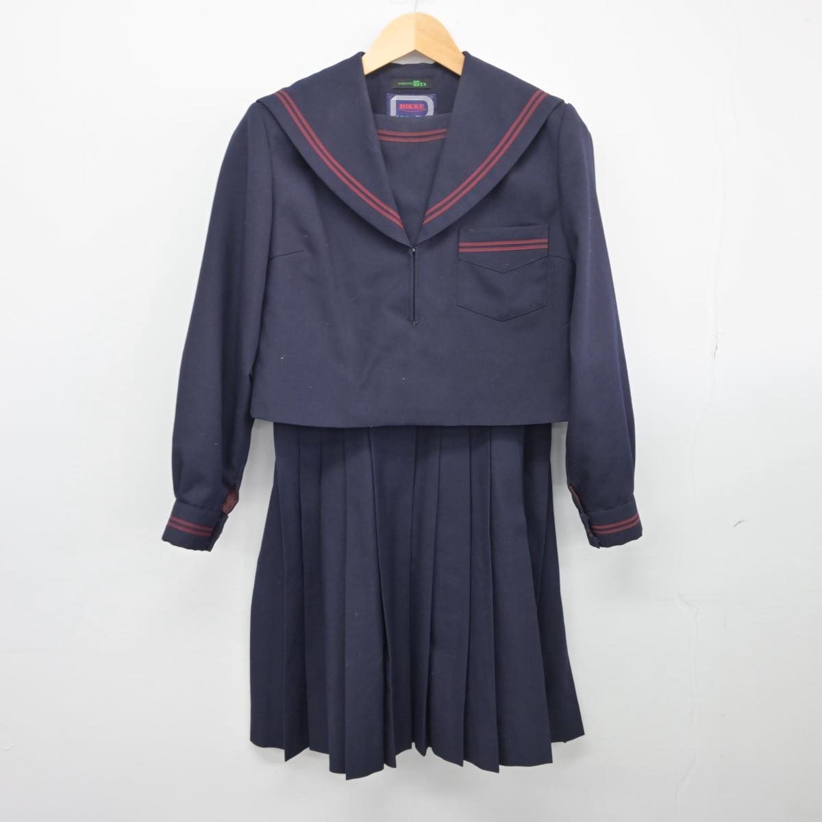 【中古】大阪府 吹田市立第二中学校 女子制服 2点（セーラー服・スカート）sf027430