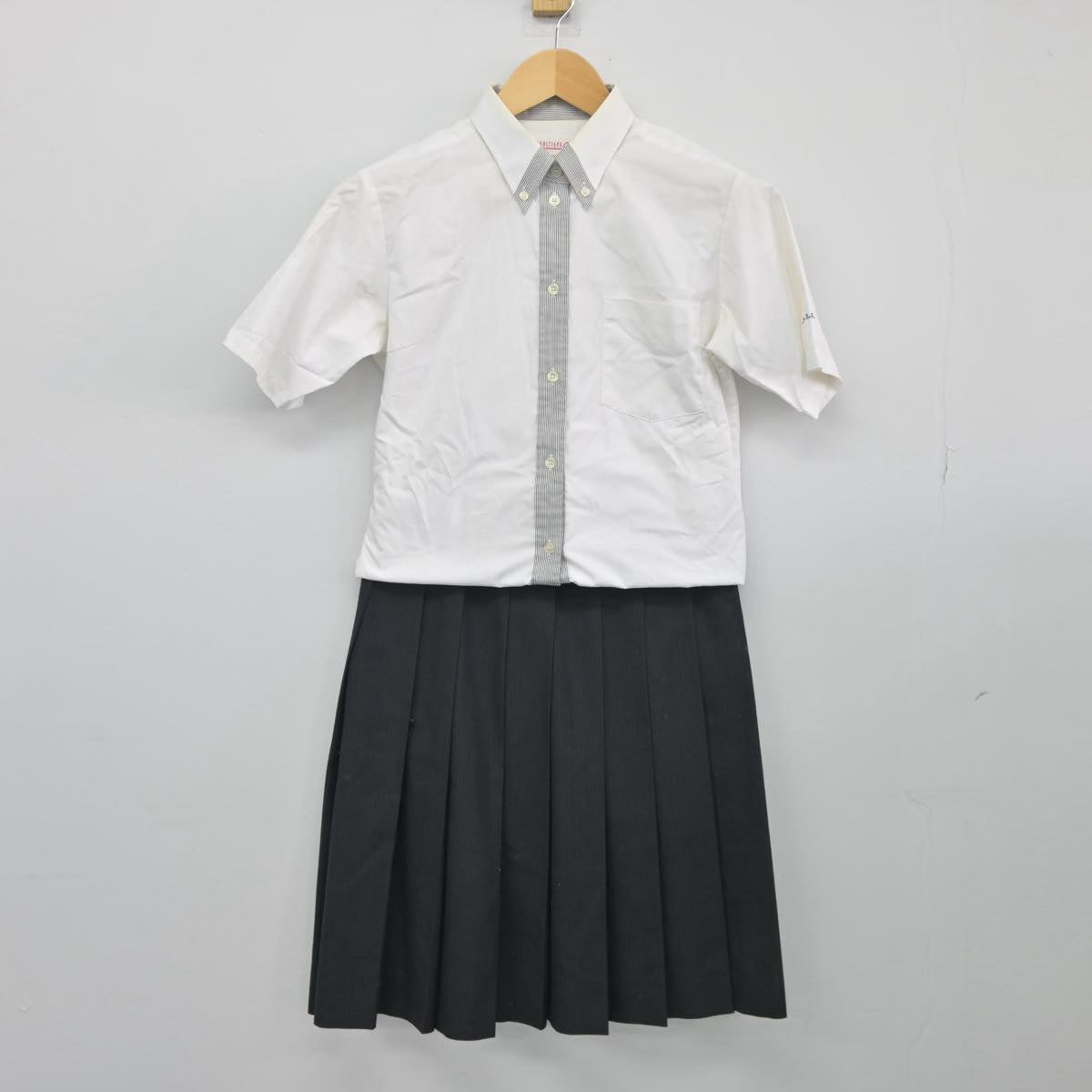 【中古】大阪府 摂津高等学校 女子制服 3点（シャツ・シャツ・スカート）sf027432