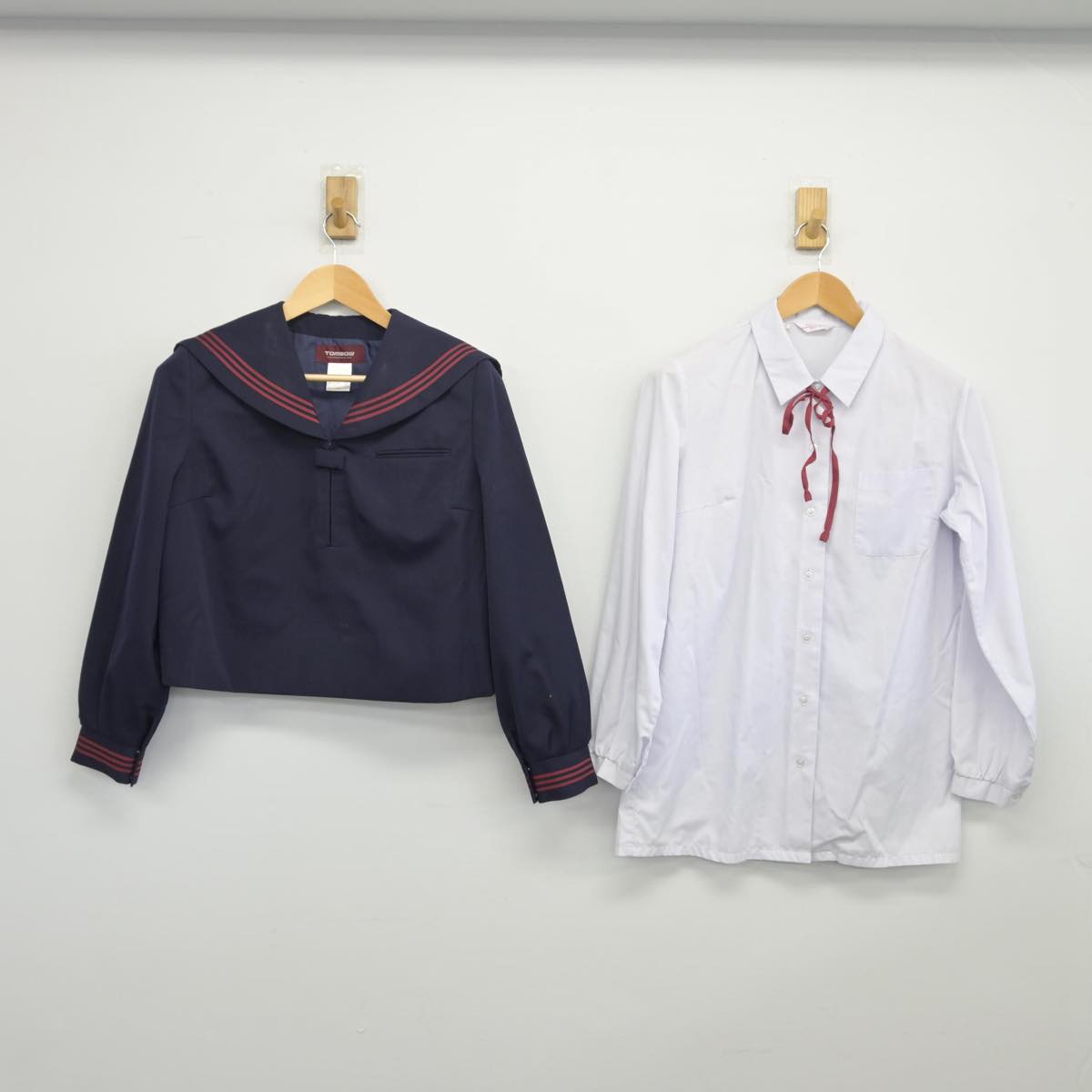 【中古】青森県 十和田中学校 女子制服 3点（セーラー服・シャツ）sf027457