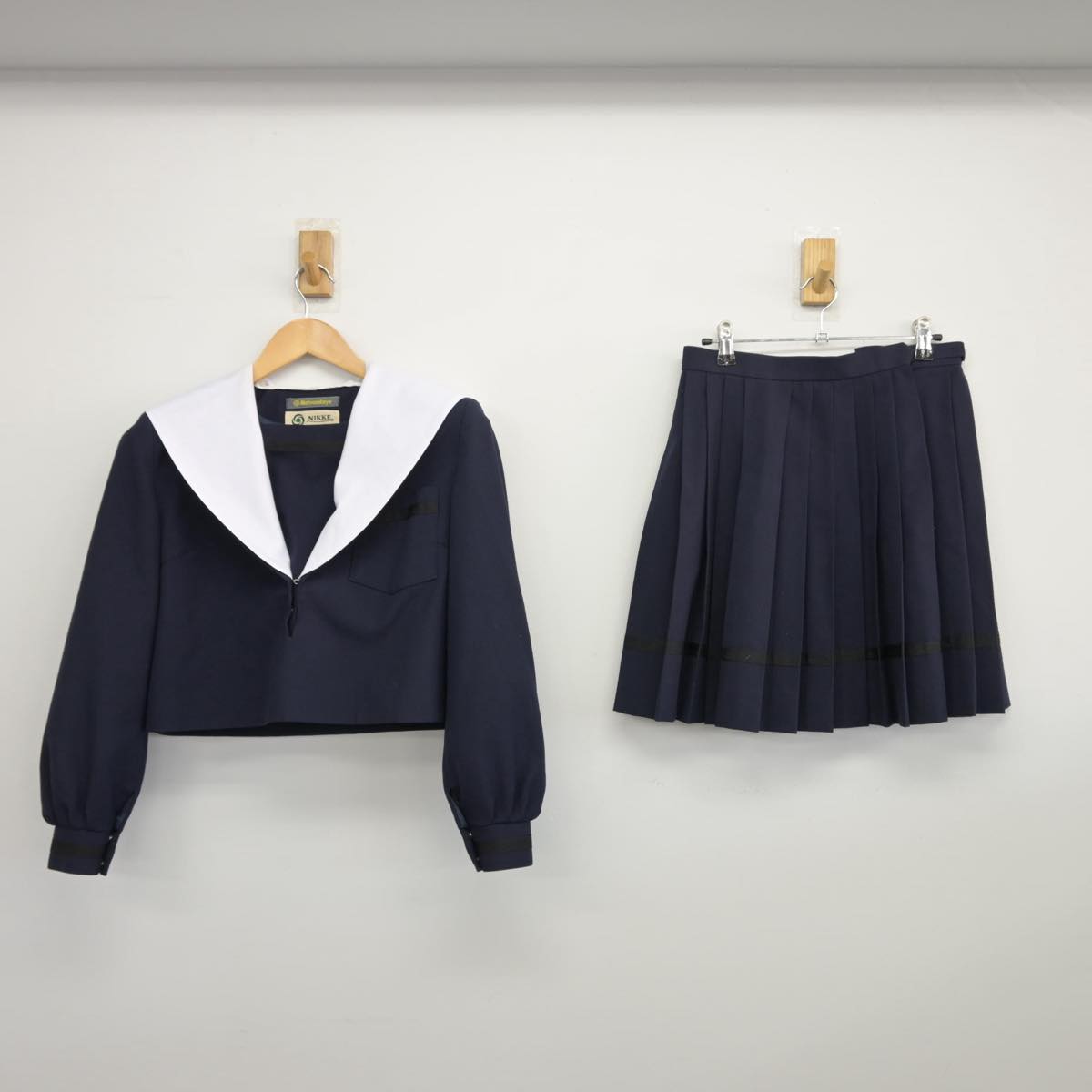 【中古】愛知県 明和高等学校 女子制服 2点（セーラー服・スカート）sf027485