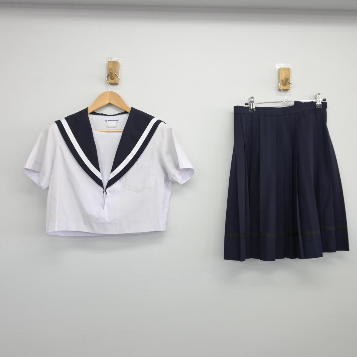 【中古】愛知県 明和高等学校 女子制服 3点（セーラー服・スカート）sf027486