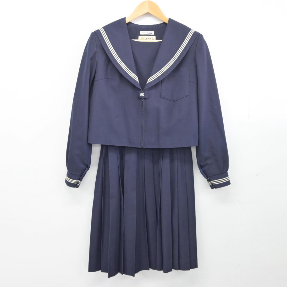 【中古】愛知県 丸の内中学校 女子制服 2点（セーラー服・スカート）sf027487